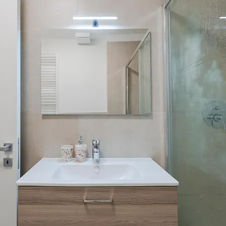 Hurban Anastasio 12 Terrace Park * 的里雅斯特