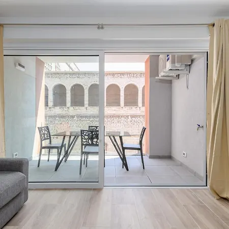 Hurban Anastasio 12 Terrace Park